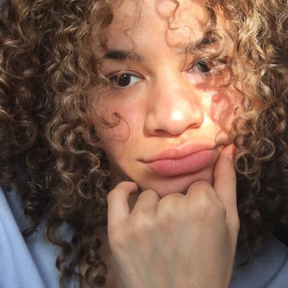 Meet your Posher, Dalia - Picture 1 of 1